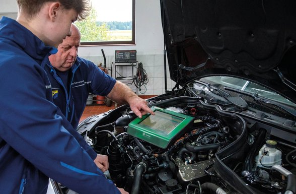 Kfz-Meisterbetrieb Hans Schwarzenböck in Polling-Oberflossing Bild von Kfz-Meisterbetrieb Hans Schwarzenböck in Polling-Oberflossing